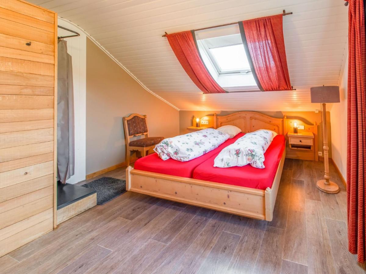 Luxurious House With Sauna In A Farm In Бастонь Экстерьер фото