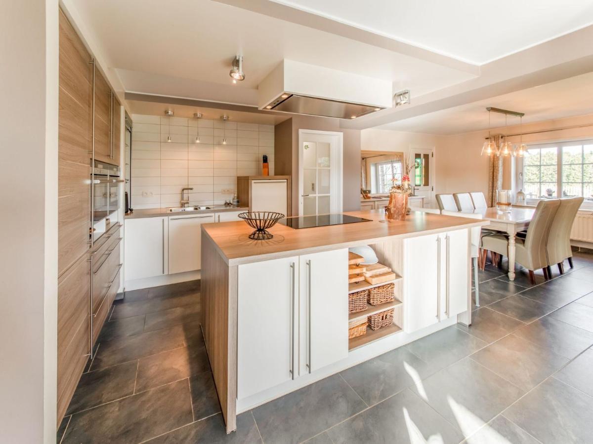 Luxurious House With Sauna In A Farm In Бастонь Экстерьер фото